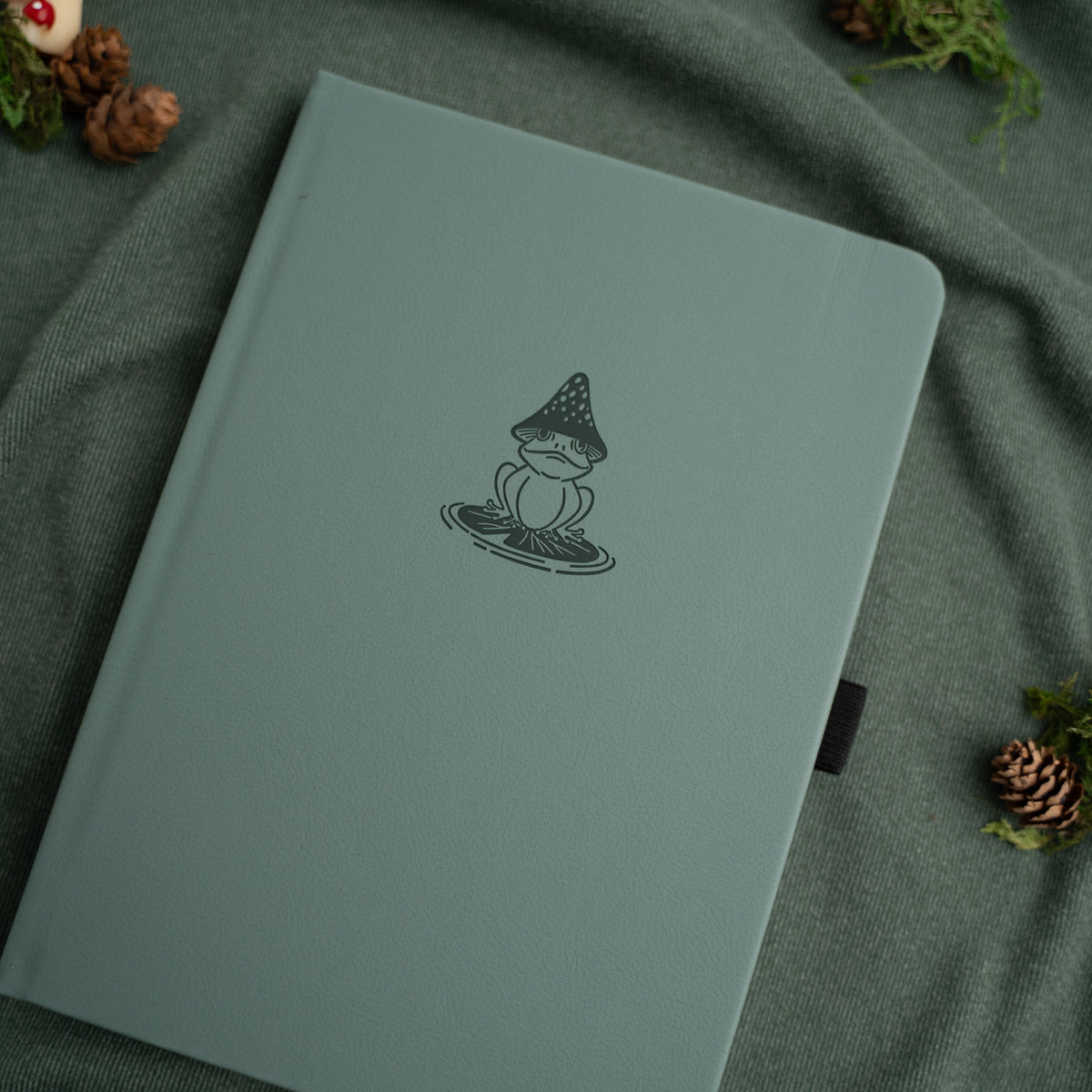 Frog - Dot Grid Notebook - 128 pages