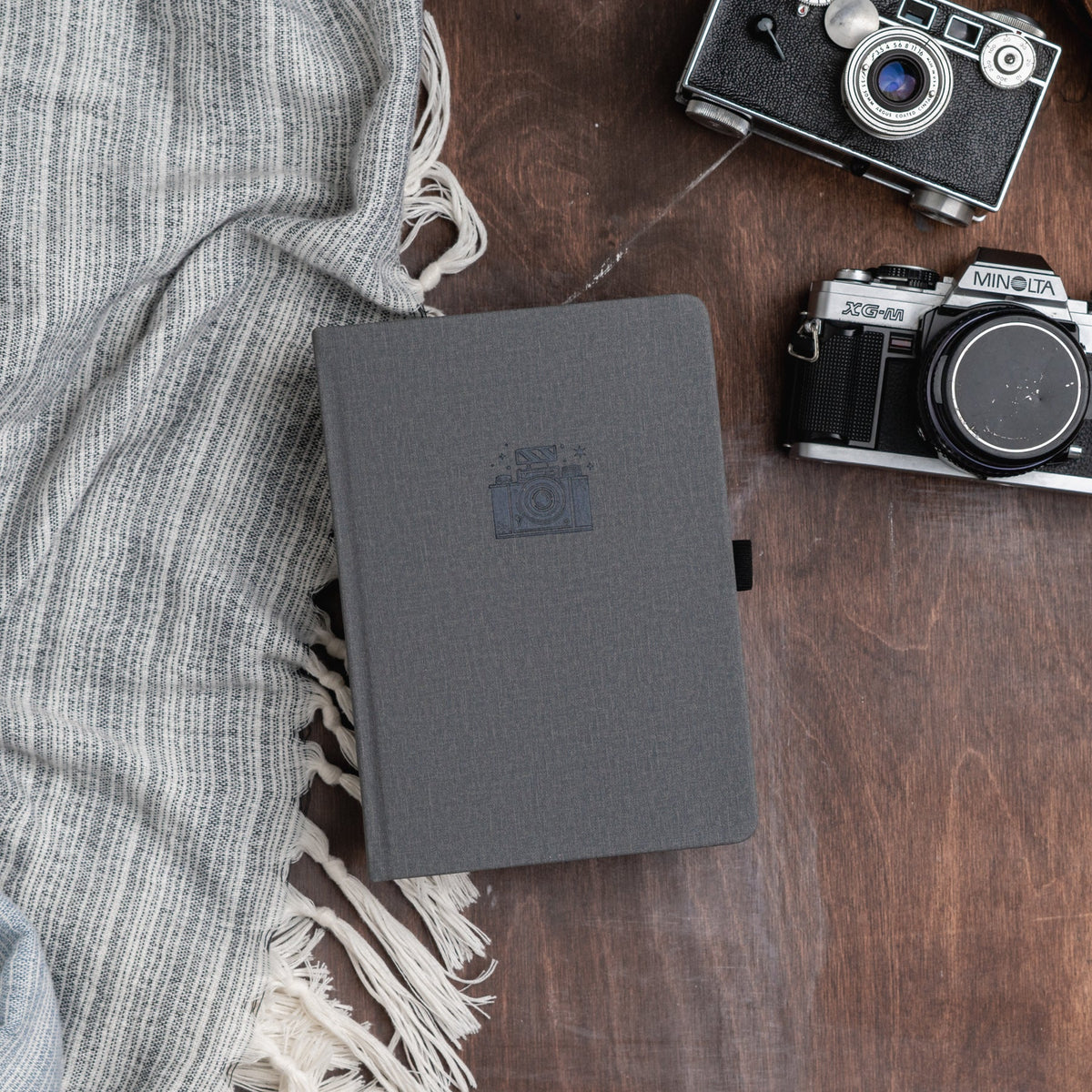 B5 Vintage Camera: Dot Grid Notebook