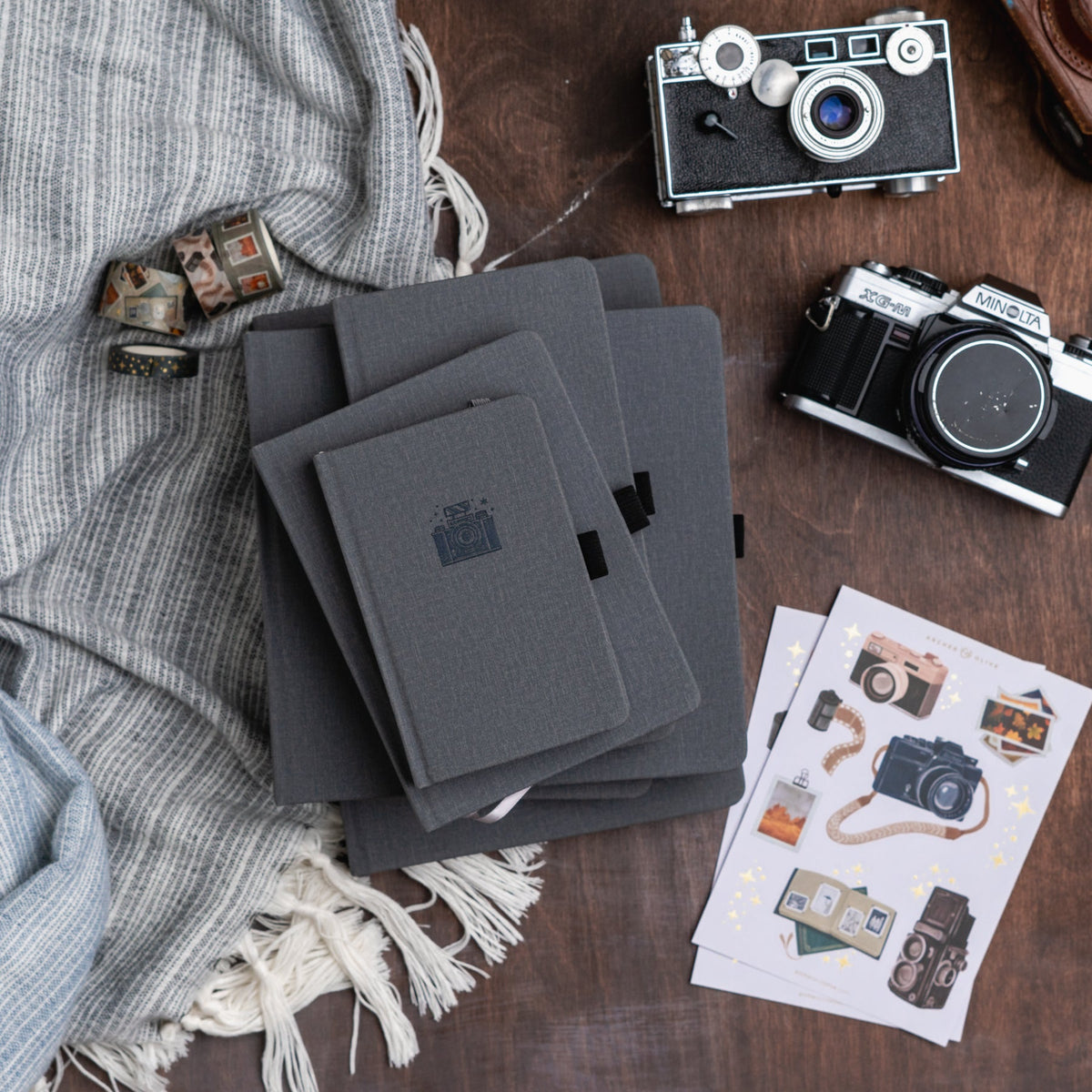 B5 Vintage Camera: Dot Grid Notebook