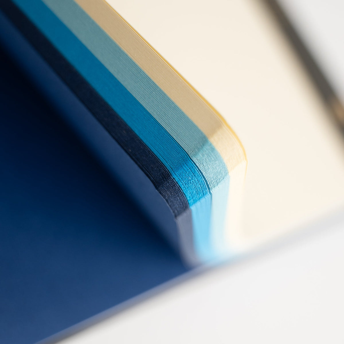 A5 Dot Grid Notepad: Bluescale
